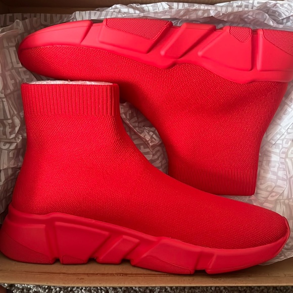 Steve Madden Gametime red sock shoe - Picture 1 of 5